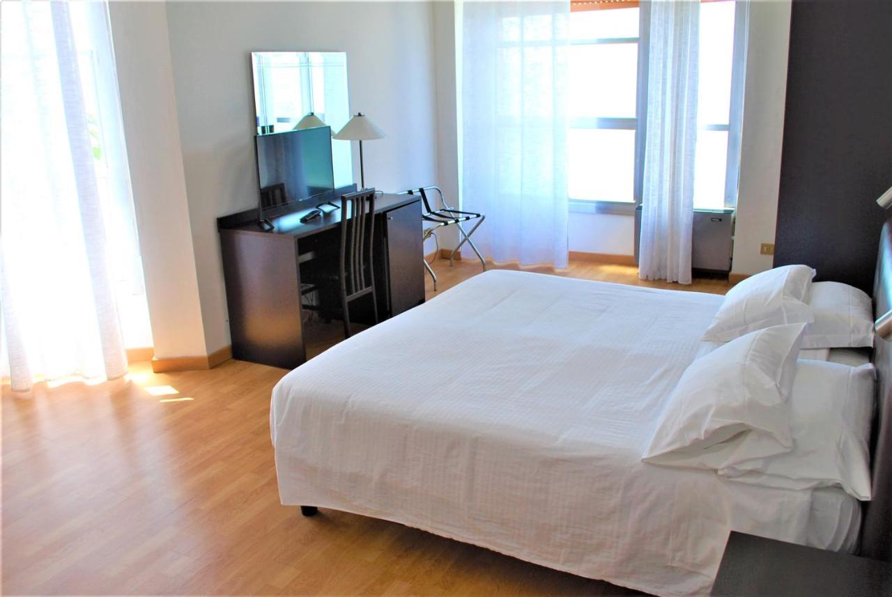 Park Hotel Mar Grande Taranto Eksteriør billede