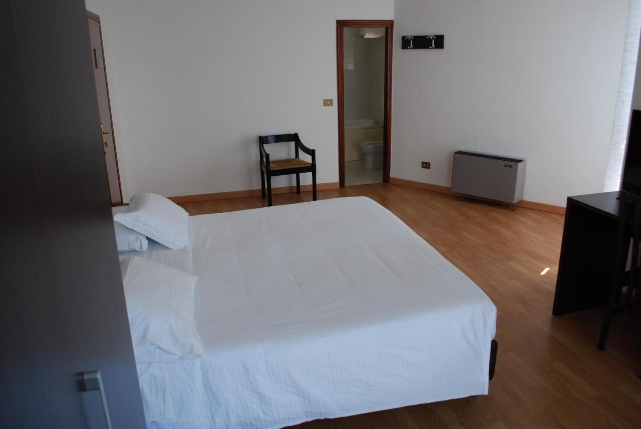 Park Hotel Mar Grande Taranto Eksteriør billede